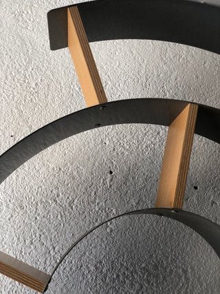 Estantería espiral metal y madera