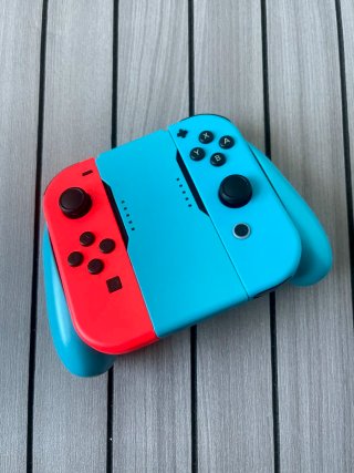 Joycons Nintendo + Agarre Azul/Rojo