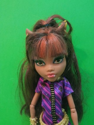 MONSTER HIGH Clawdeen Coffin Bean