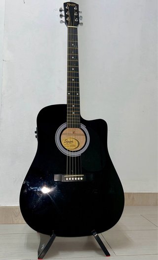 Guitarra Fender Squier SA-105 CE Negra