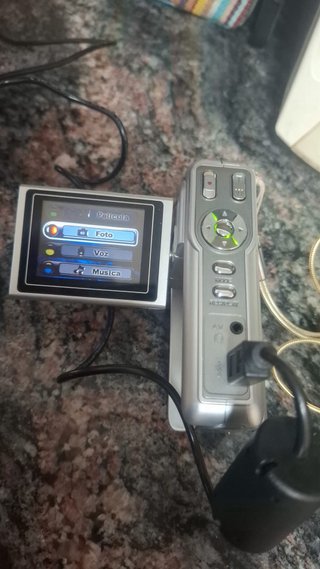 Videocámara Airis Plata y Negra