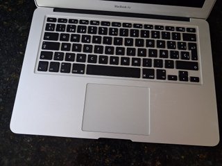 Macbook Air 2017 Plata 13". Batería casi nueva.
