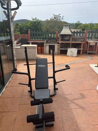 Banco de pesas para entrenamiento en casa