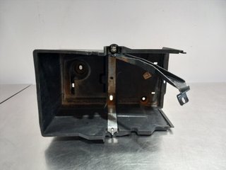 SOPORTE BATERIA FORD FOCUS BERLINA (CB8) AM511072