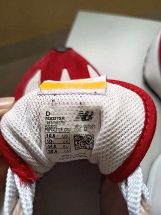Zapatillas New Balance 327 Rojas y Blancas