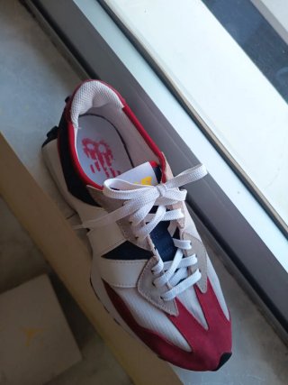 Zapatillas New Balance 327 Rojas y Blancas