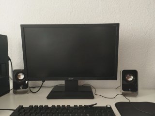 Pantalla Acer con altavoces integrados