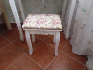 Tocador infantil romántico blanco