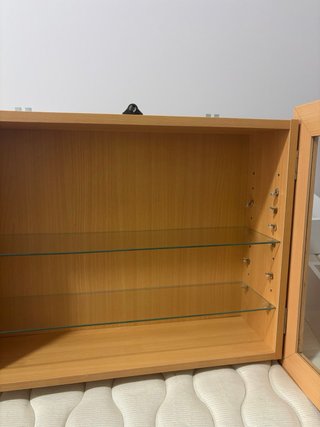 Vetrina in legno e vetro