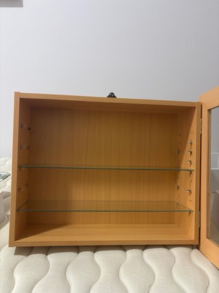 Vetrina in legno e vetro