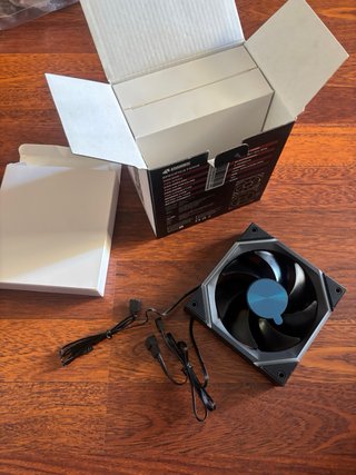 Ventilador Nyota RGB 120mm
