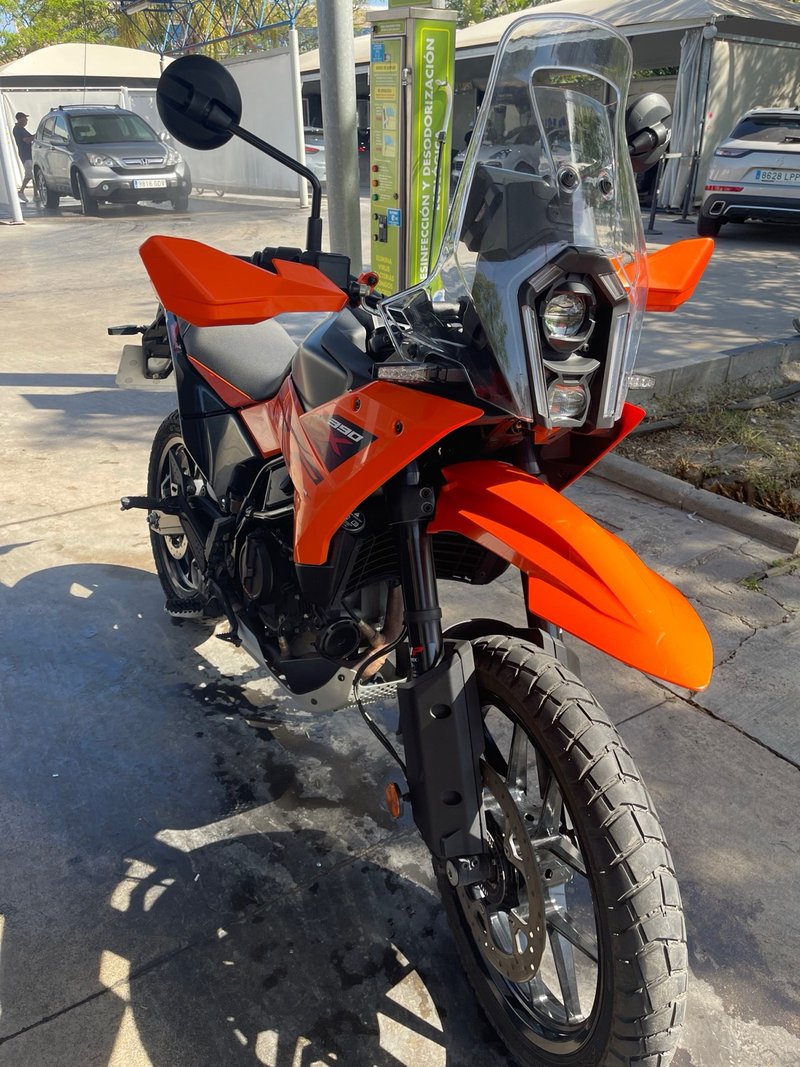 KTM 390 Adventure Moto Naranja Negra