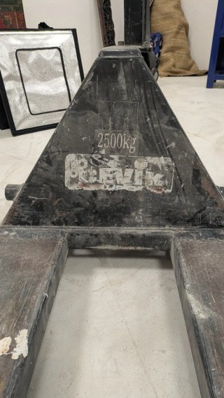 Transpaleta manual 2500kg