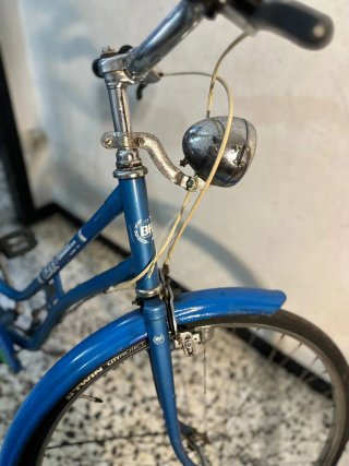 Bicicleta azul BH