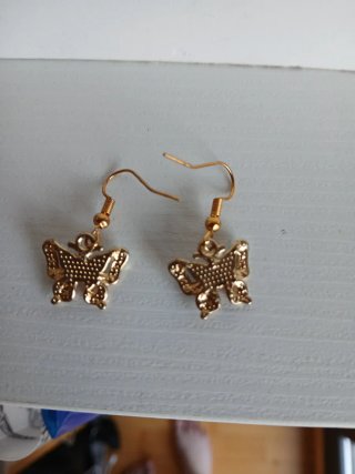 Pendientes mariposa caseros con pedrería