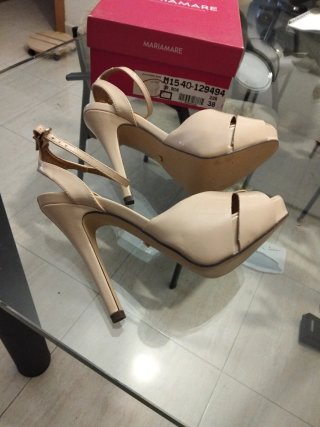 Sandalias de tacón Mariamare beige