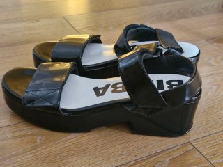 Sandalias Bimba y Lola charol T41