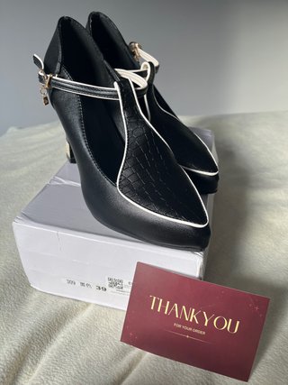 Zapatos de tacón negros talla 39