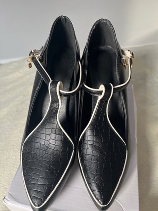 Zapatos de tacón negros talla 39