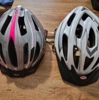 Dos Cascos de Bicicleta Crivit y Bell