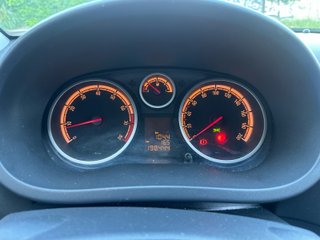 Opel  Corsa 1.2 selective 85cv año 2013