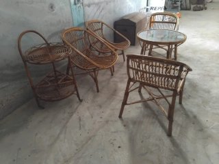 Mesa ratán + 4 sillas + mesa auxiliar