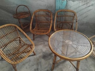 Mesa ratán + 4 sillas + mesa auxiliar