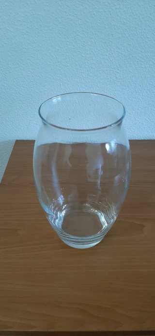 Bombonera y jarrón de cristal
