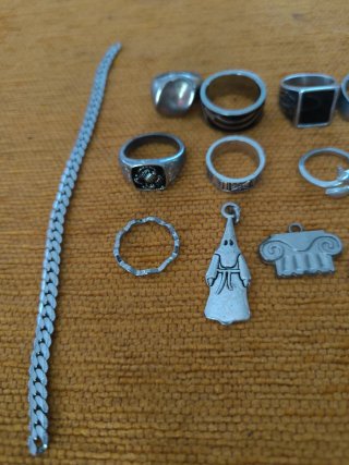 Lote de Anillos y Abalorios