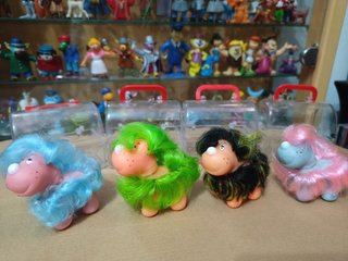 10 scatole diverse, action figure tipo Little Pony anni '80