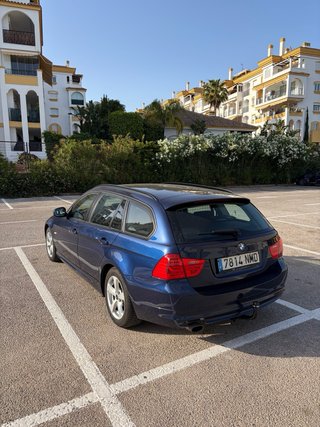 BMW 318i Familiar touring Serie 3 2012