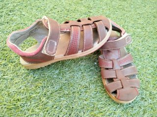 Sandalias piel infantil Kickers T34