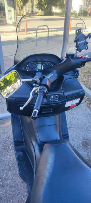 Suzuki Burgman 400 Negra
