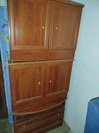 Mueble de salón madera y cristal