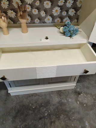 Vetrina in legno e vetro beige