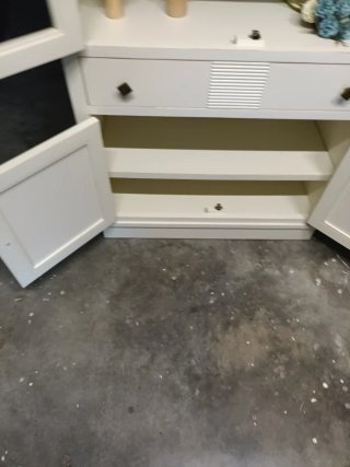 Vetrina in legno e vetro beige