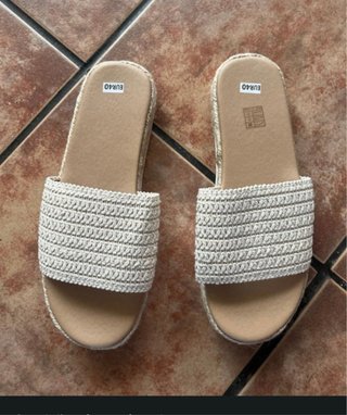 Sandalias Beige/Blanco Talla 40