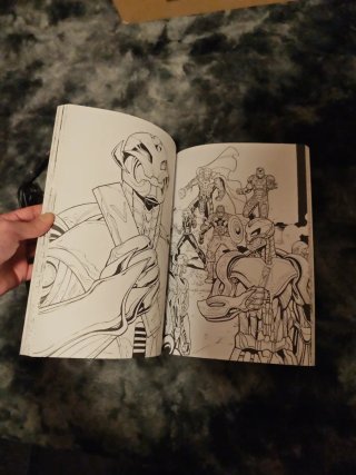 Marvel Super Hero Colouring