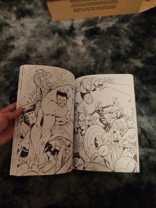 Marvel Super Hero Colouring