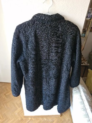 Abrigo de astracán negro