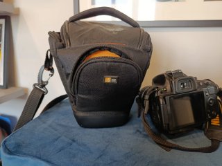 Nikon D5100 + Objetivo 18-55mm + Funda