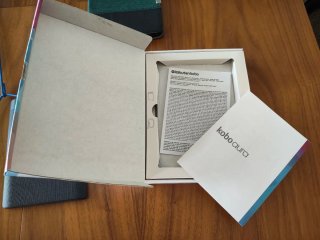 Ebook Kobo Aura con funda
