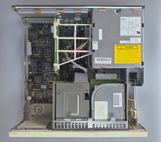 Ordenador IBM 8530-H41 con teclado