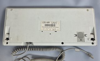 Ordenador IBM 8530-H41 con teclado