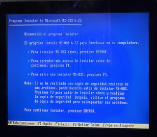 Ordenador IBM 8530-H41 con teclado