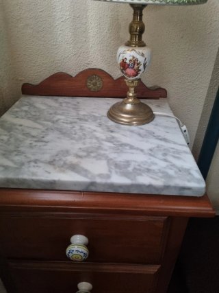 2 Mesitas de noche madera pino y mármol
