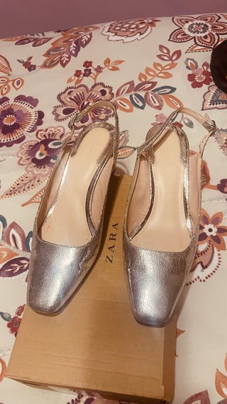 Zapatos plateados slingback