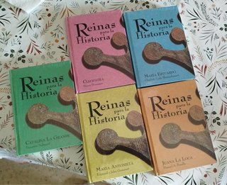 Lote 5 libros: REINAS PARA LA HISTORIA