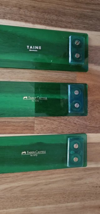 Regla paralela verde