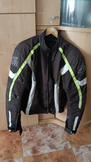 Chaqueta de moto con forro desmontable
